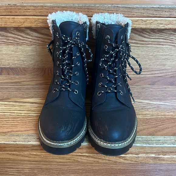 Sherpa Ankle Boots - Picture 4 of 8